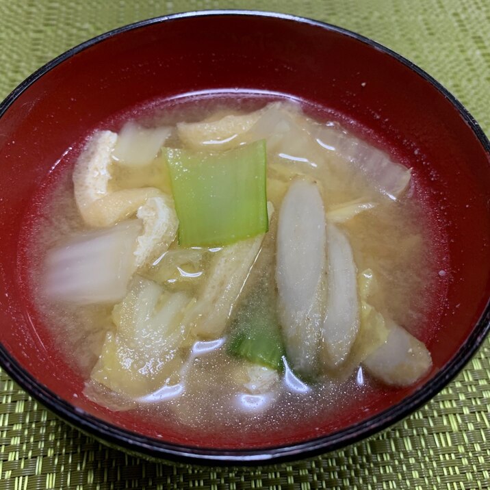 白菜とごぼうの味噌汁